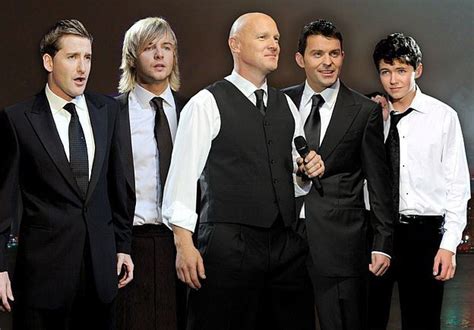 Celtic Thunder er en irsk sanggruppe og sceneoptræden, der er kendt for deres store og teatralske shows. Gruppen får backup af Celtic Thunder Band under deres koncertturnéer, og deres liveshows er kendt for brug af dramatiske kulisser, der ofte bruger symboler fra keltisk mytologi, visuelle effekter og koreografi. Siden gruppes dannelse i 2007 har Celtic …